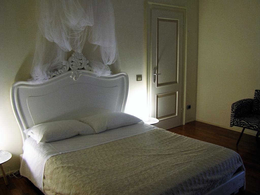 Domus Nova Residenza Il B&B Mântua Exterior foto
