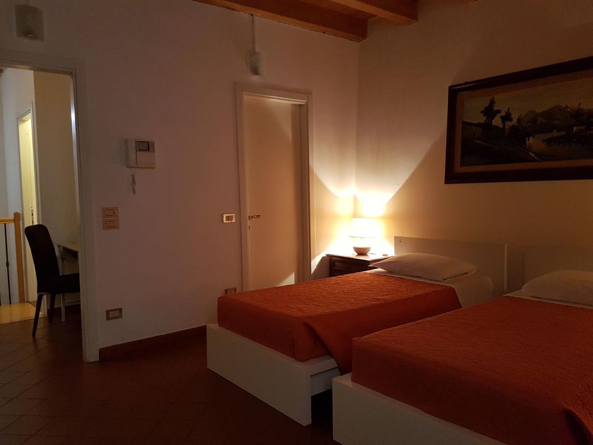 Domus Nova Residenza Il B&B Mântua Exterior foto