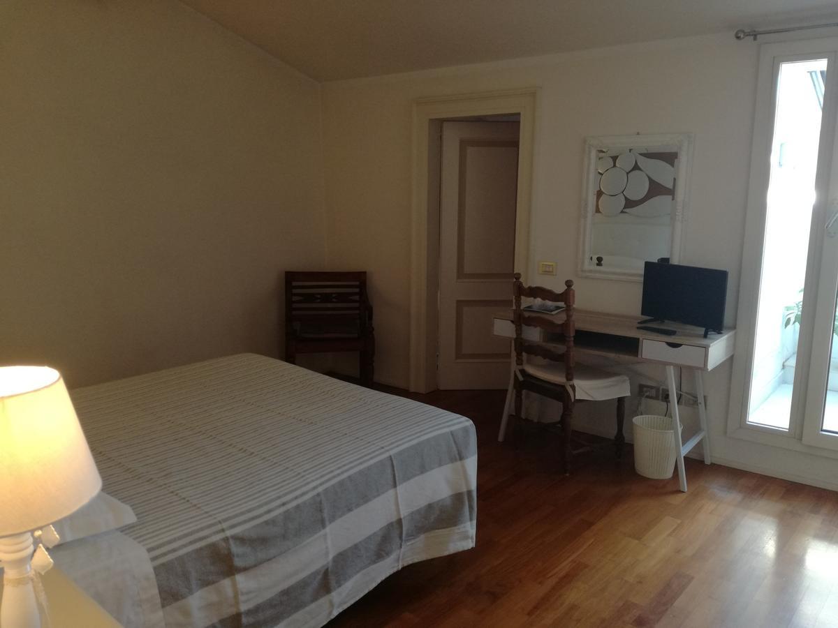 Domus Nova Residenza Il B&B Mântua Exterior foto