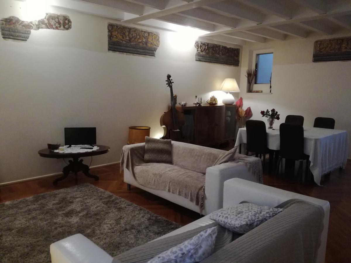 Domus Nova Residenza Il B&B Mântua Exterior foto
