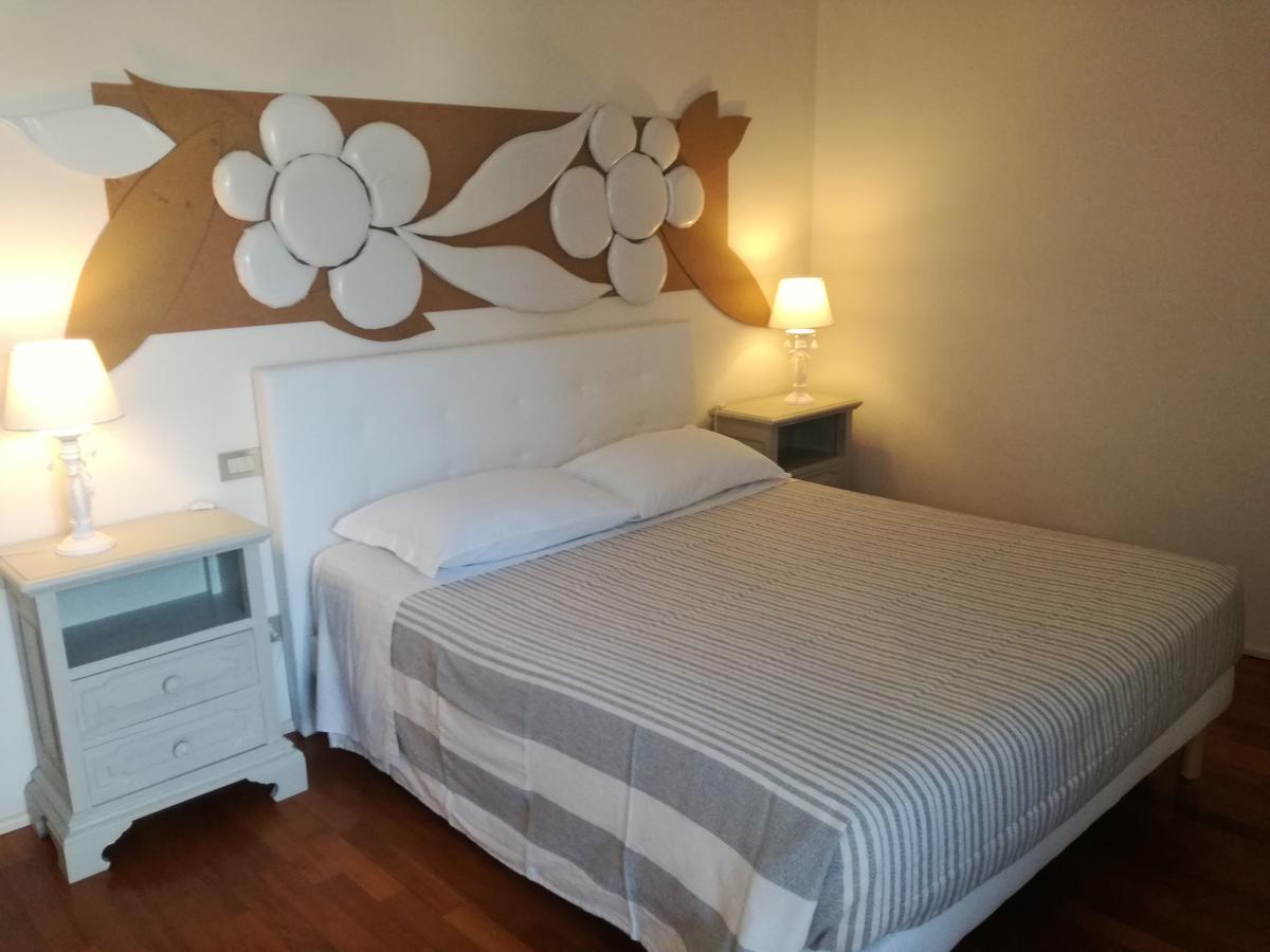 Domus Nova Residenza Il B&B Mântua Exterior foto