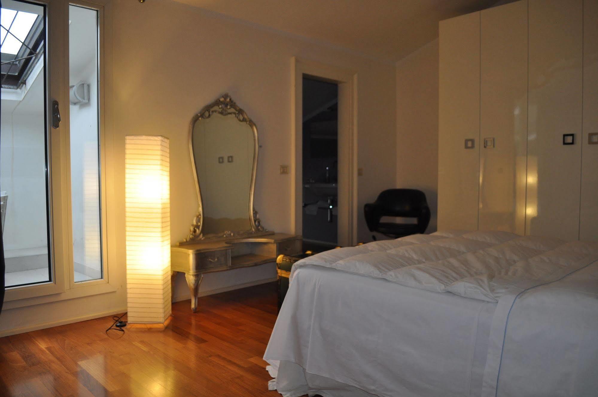 Domus Nova Residenza Il B&B Mântua Exterior foto