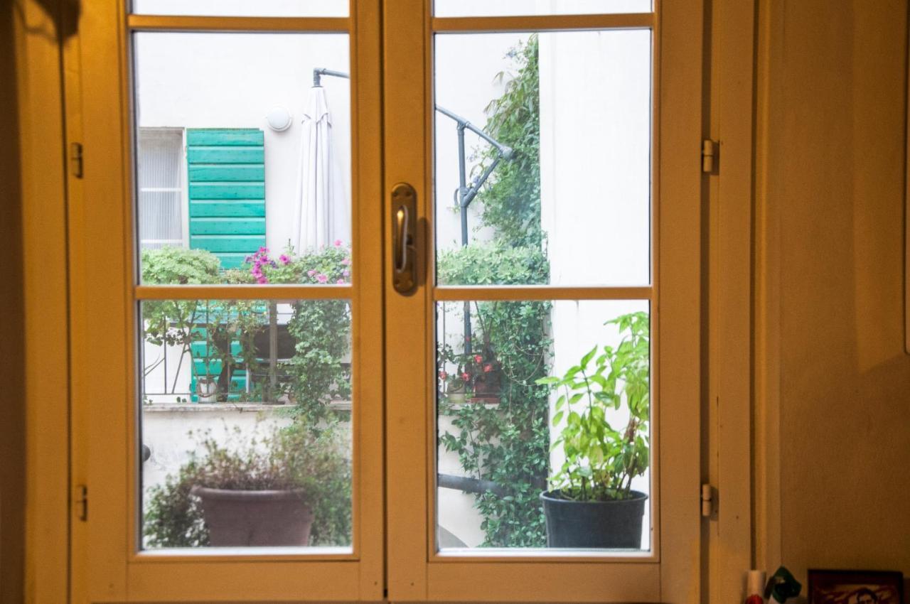 Domus Nova Residenza Il B&B Mântua Exterior foto